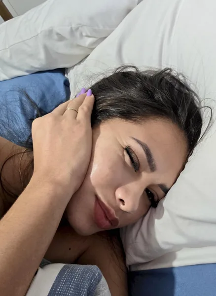 come lay with me