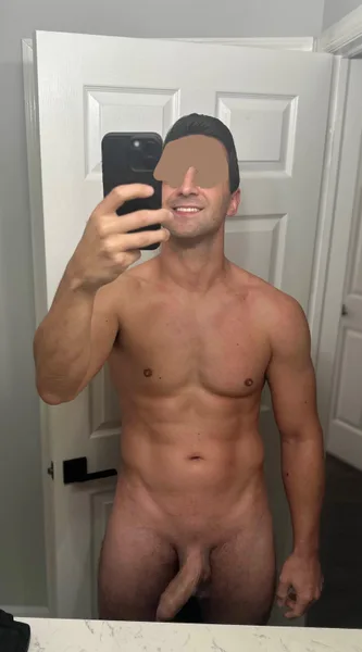 33 M - looking for a play toy